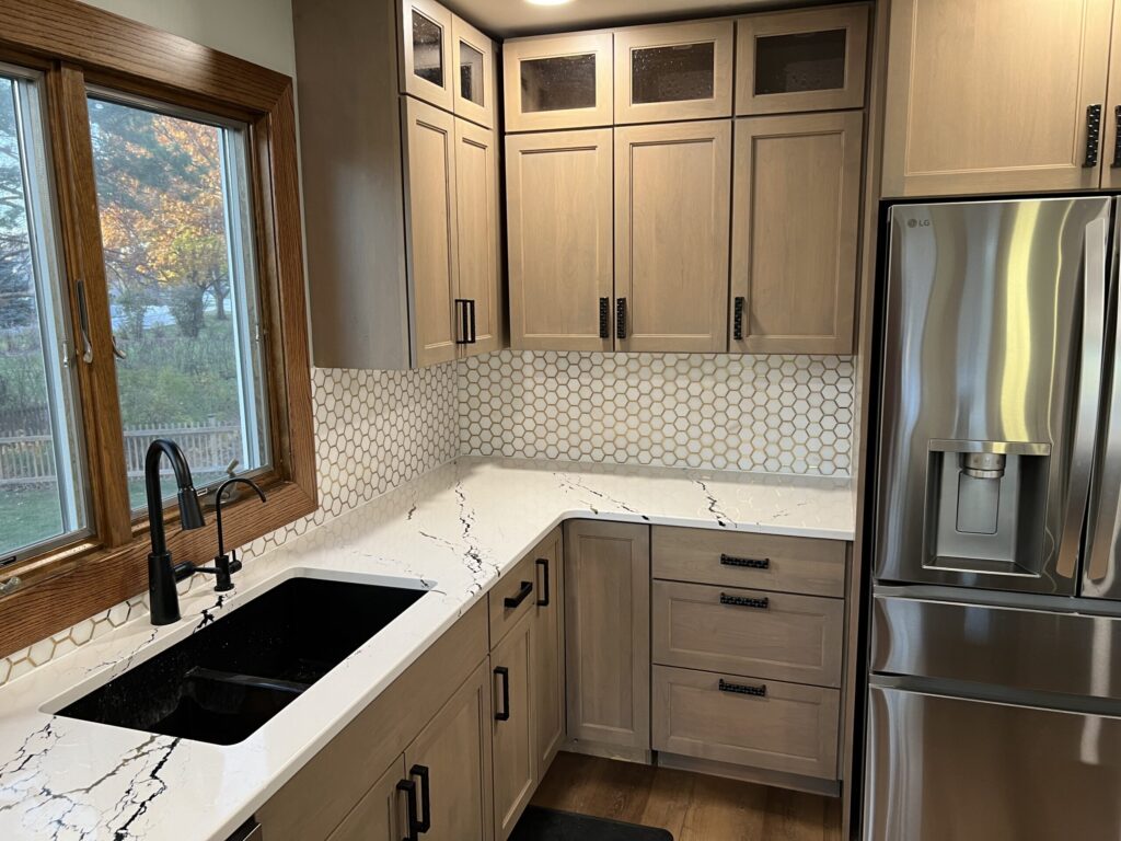 This image shows what the honeycomb backsplash area looks like after remodeling has been done